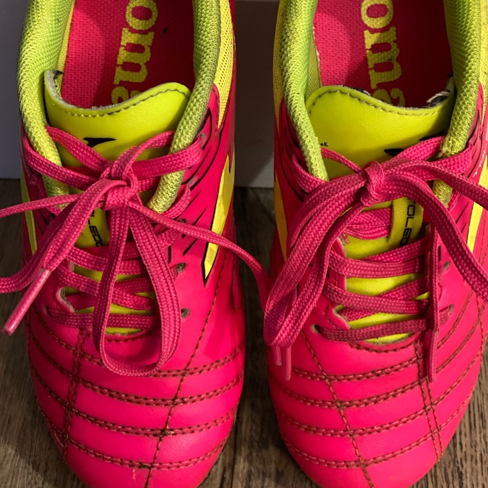 Girls soccer cleats size 12